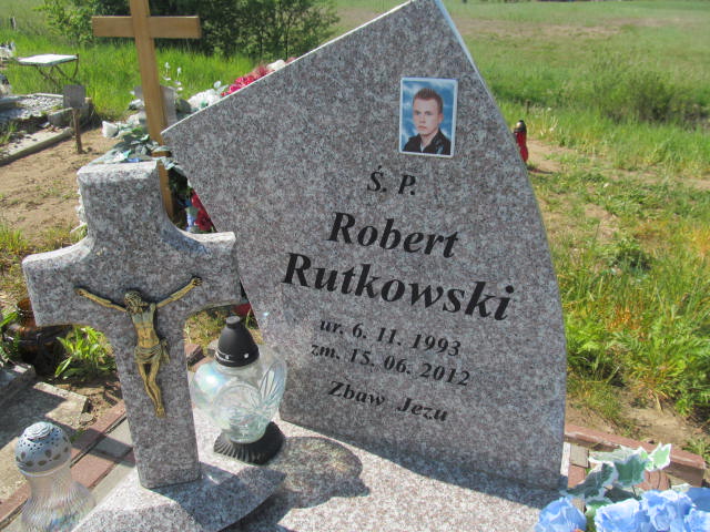 Robert Rutkowski 1993 Pieniężno - Grobonet - Wyszukiwarka osób pochowanych